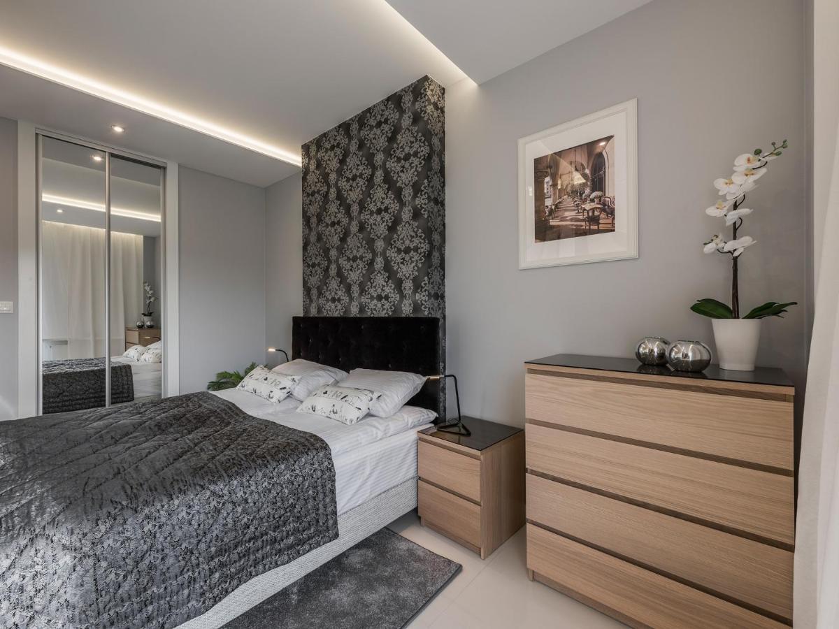 Black Pearl Apartment Krakow Exterior photo